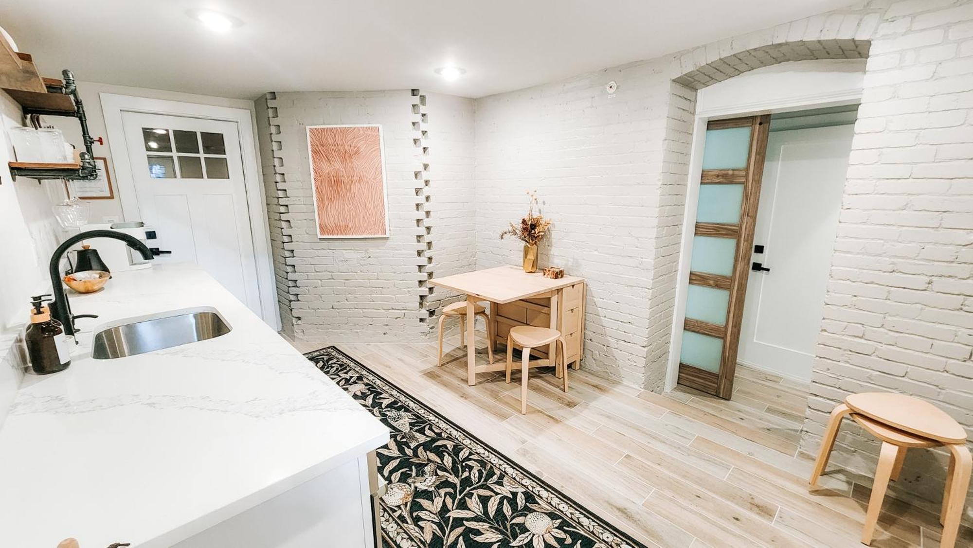 Guest house Private Modern Luxury In Historic Stone