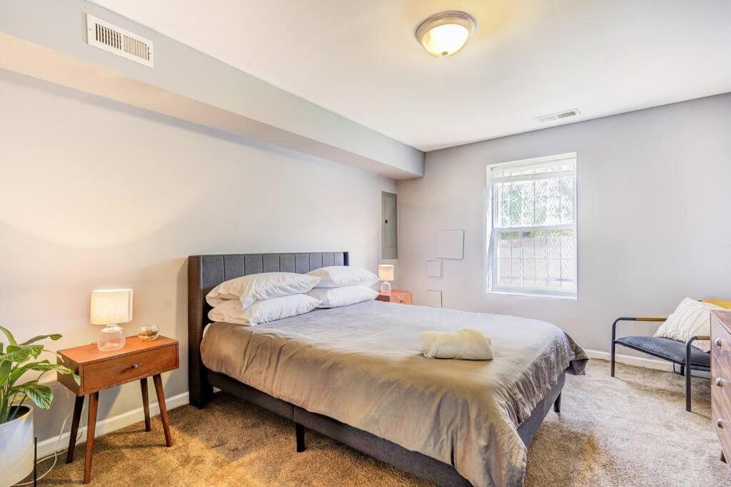 Spacious In Deanwood + Free Parking