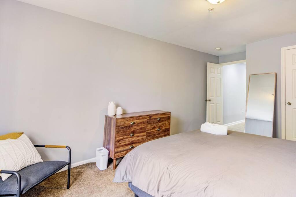 Spacious In Deanwood + Free Parking * Washington