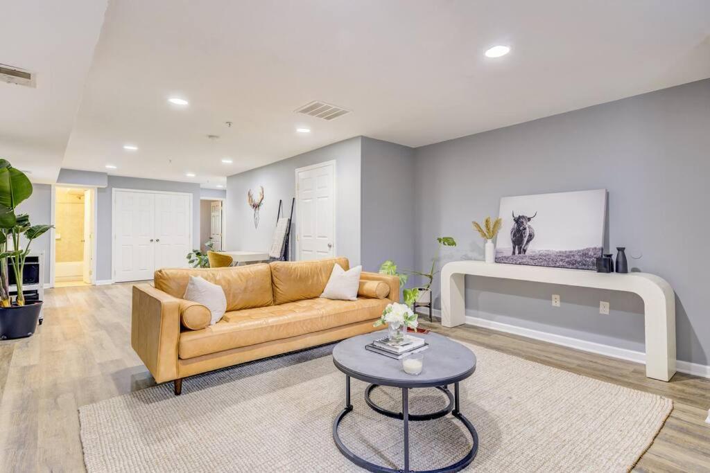 Spacious In Deanwood + Free Parking Apartment Washington