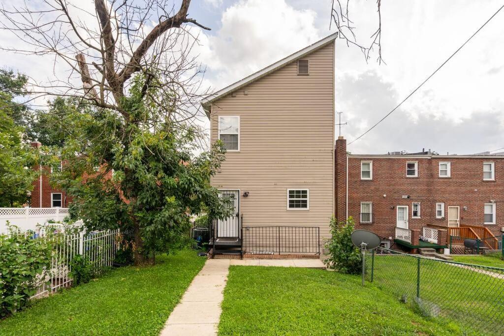 Spacious In Deanwood + Free Parking * Washington