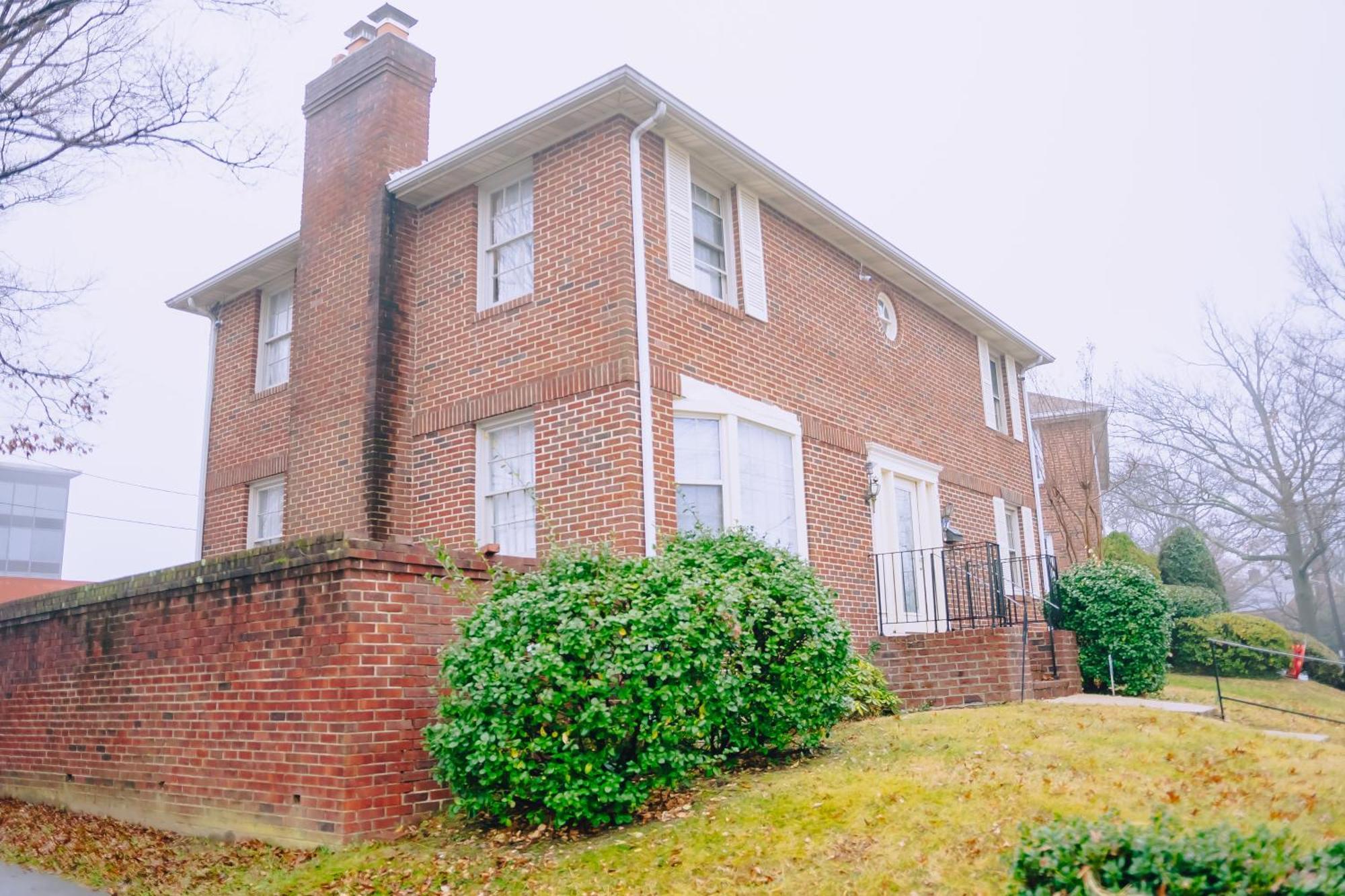 Sheppard Guest house *