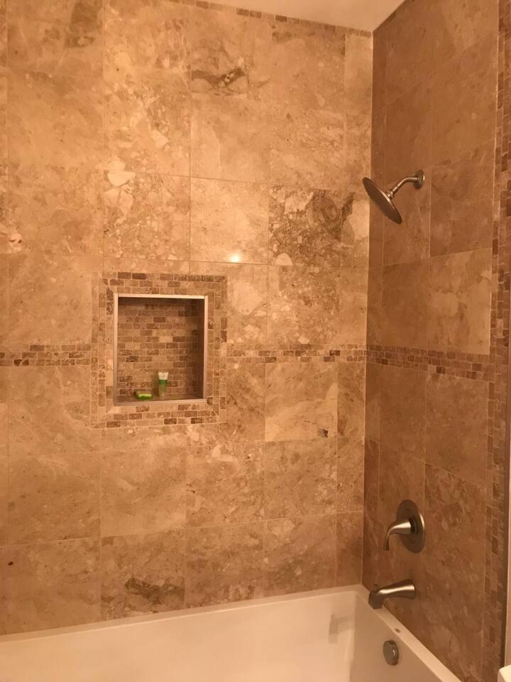 Entire Extra Large Luxury 3 Bedrooms Apartment