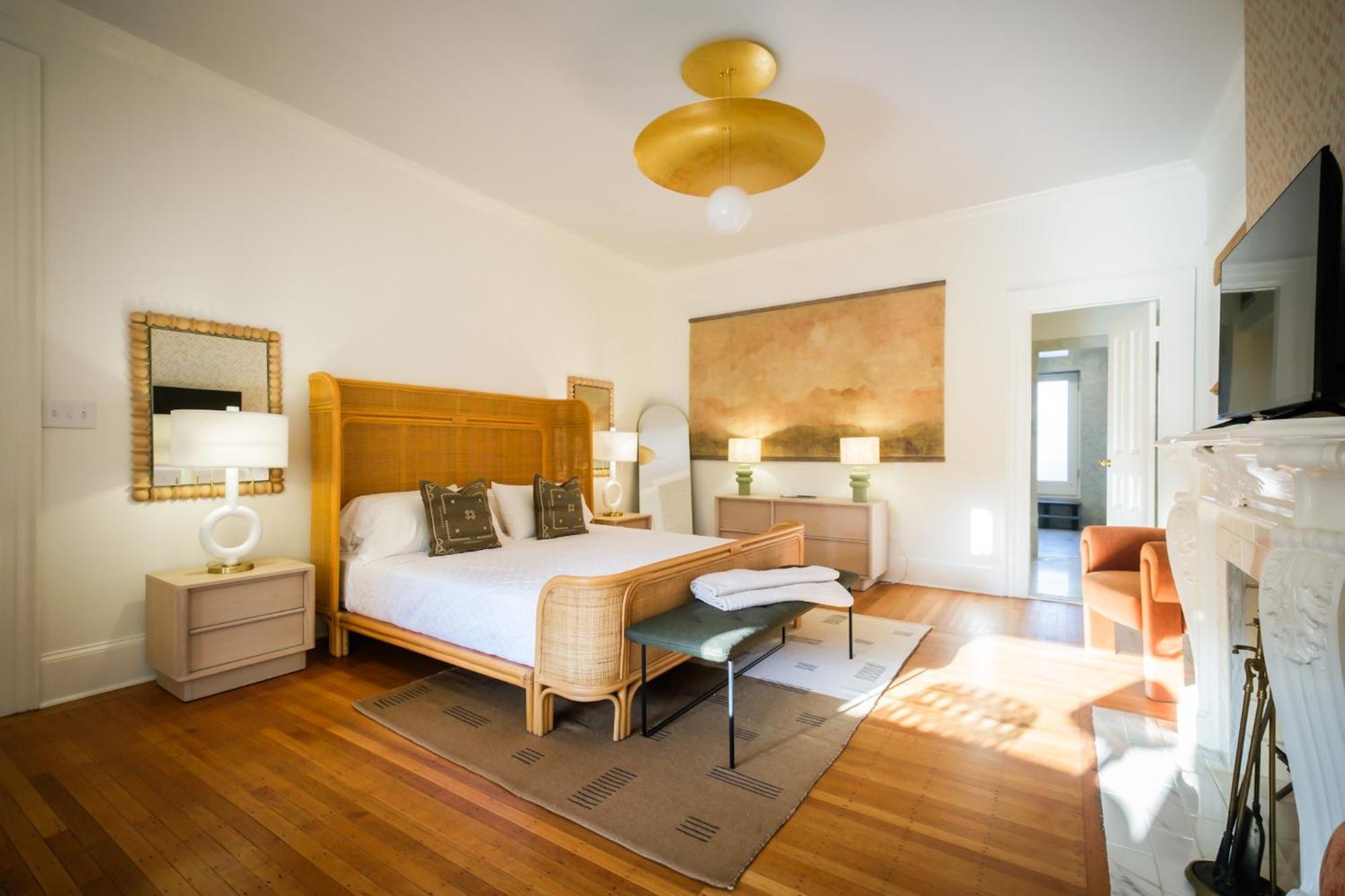 Swann House Bed & Breakfast 4*
