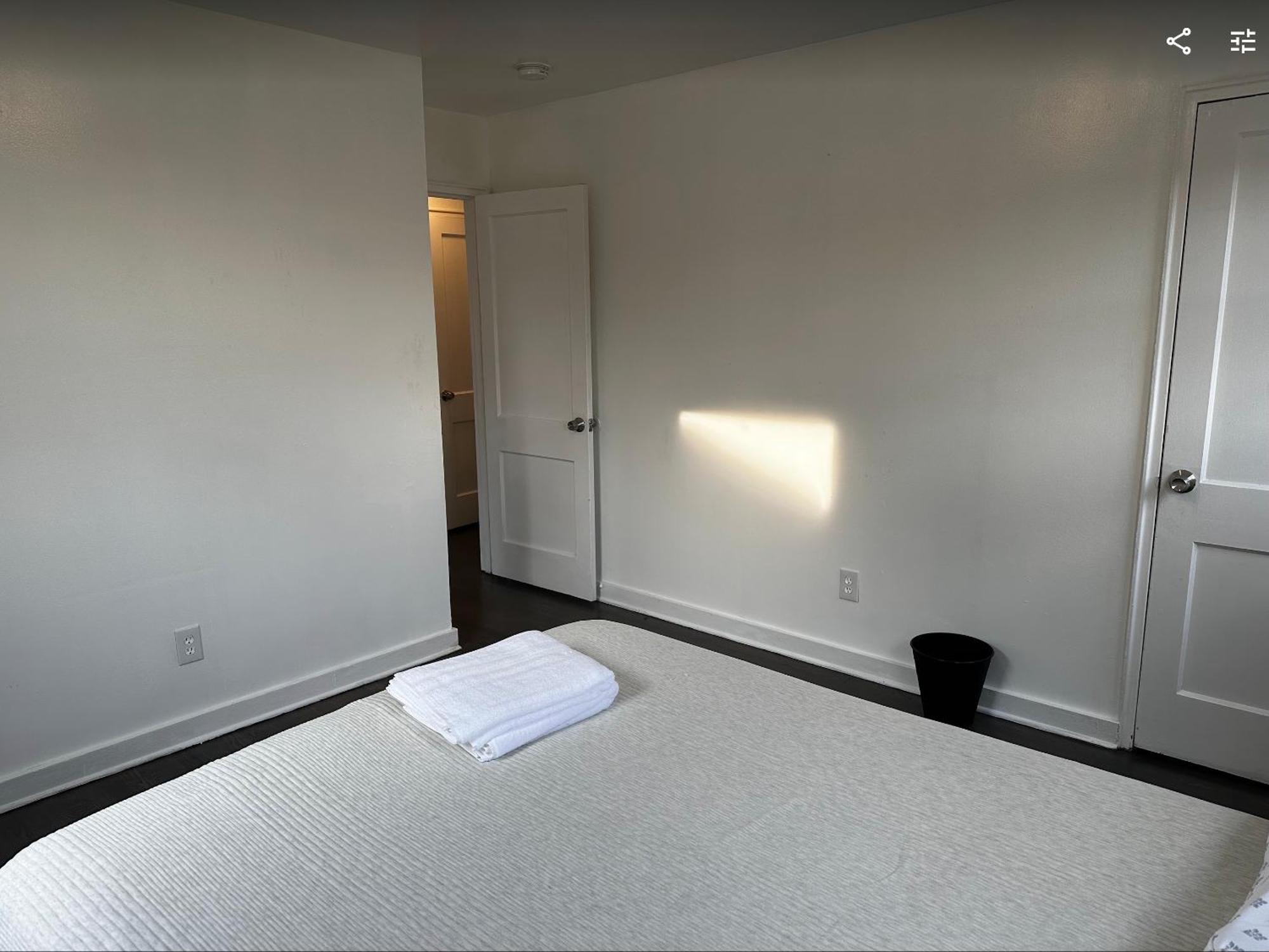 Quaint 3/2.5 In Dupont Apartment