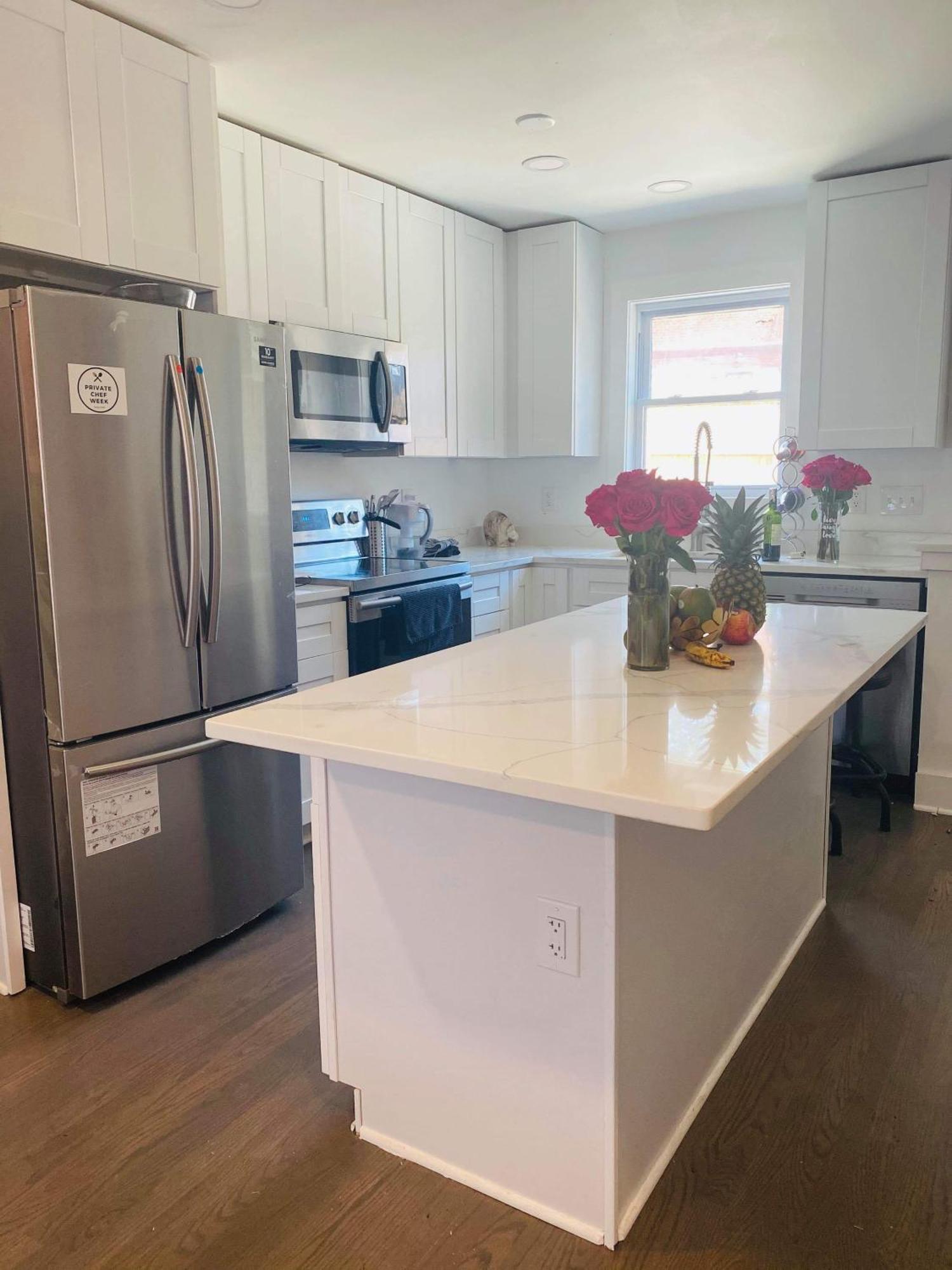 Quaint 3/2.5 In Dupont Apartment Washington