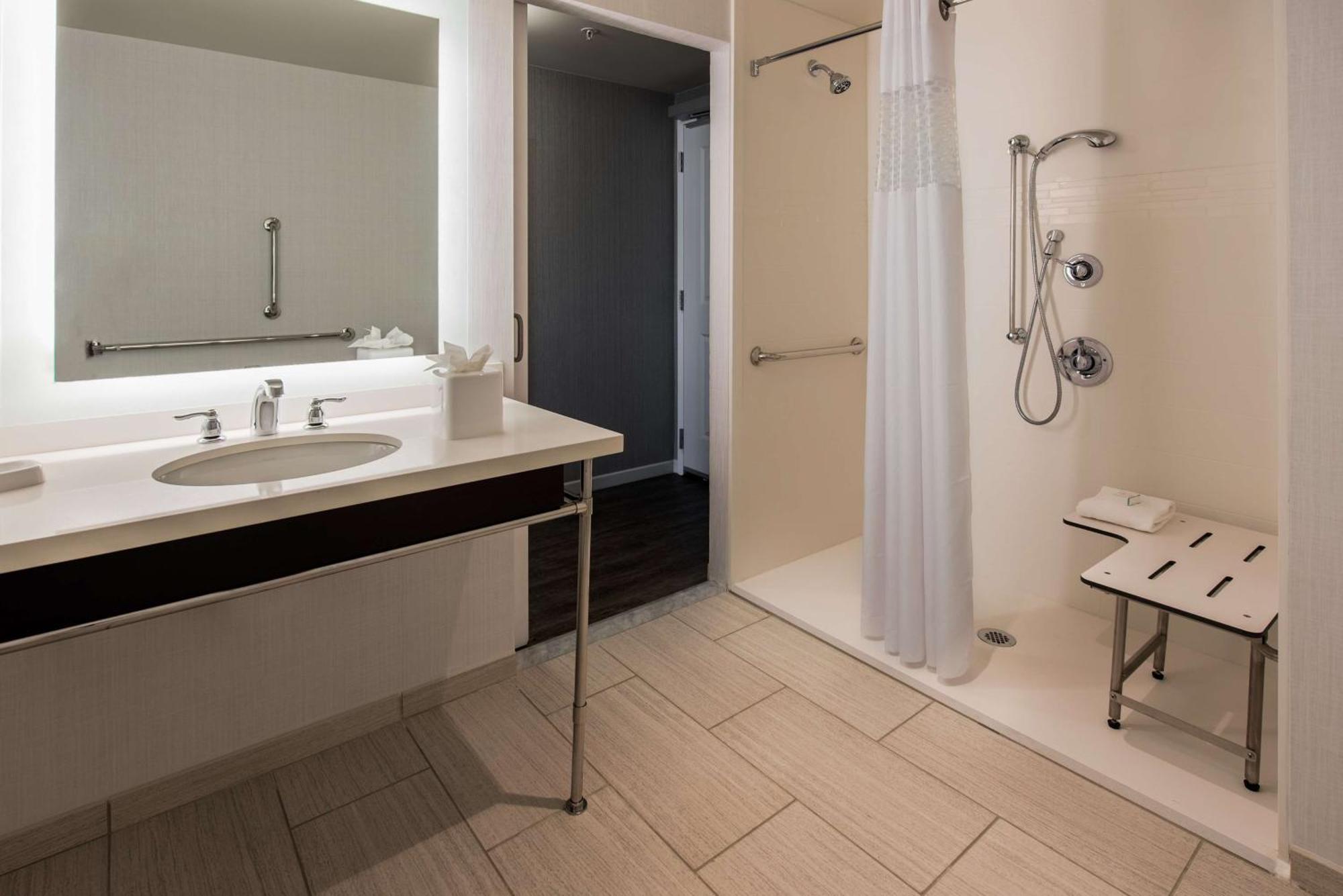Hampton & Washington, D.c. - Navy Yard 3* Washington