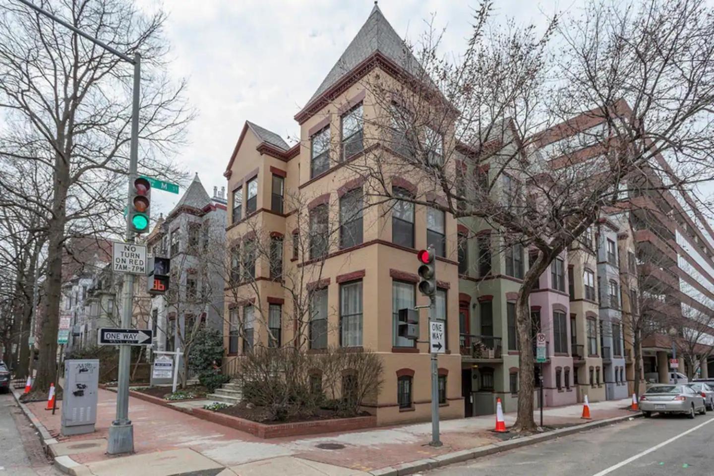 Holiday home Dc's Address -10min To White Hse - 500 Mbps *