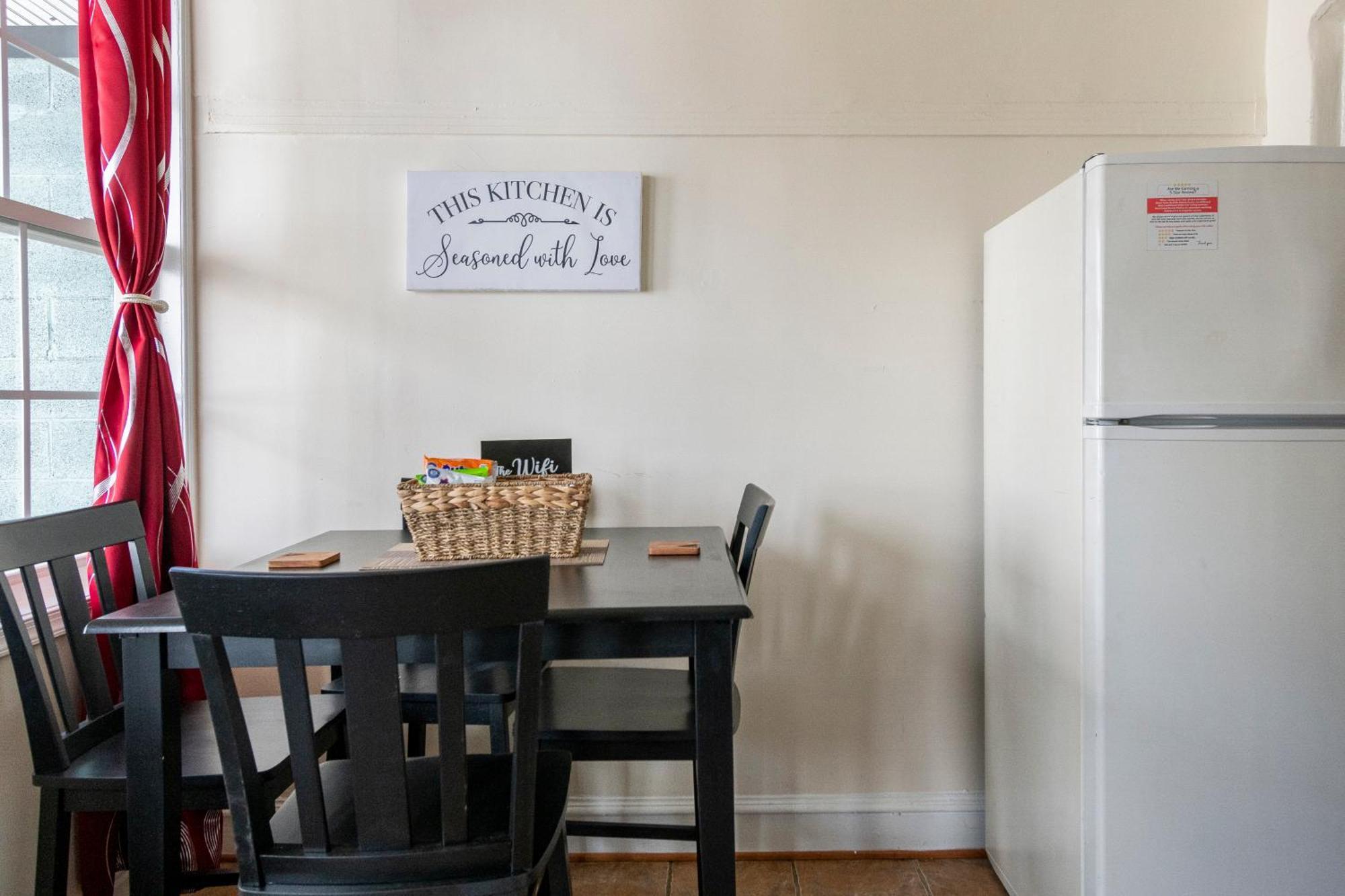 Apartment Cozy At Dc! Sun Filled & Comfortable! Washington