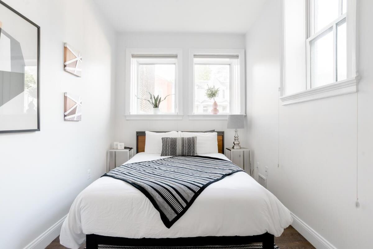 Decompress In The Zen Surroundings Of A Cozy Carriage House Holiday home
