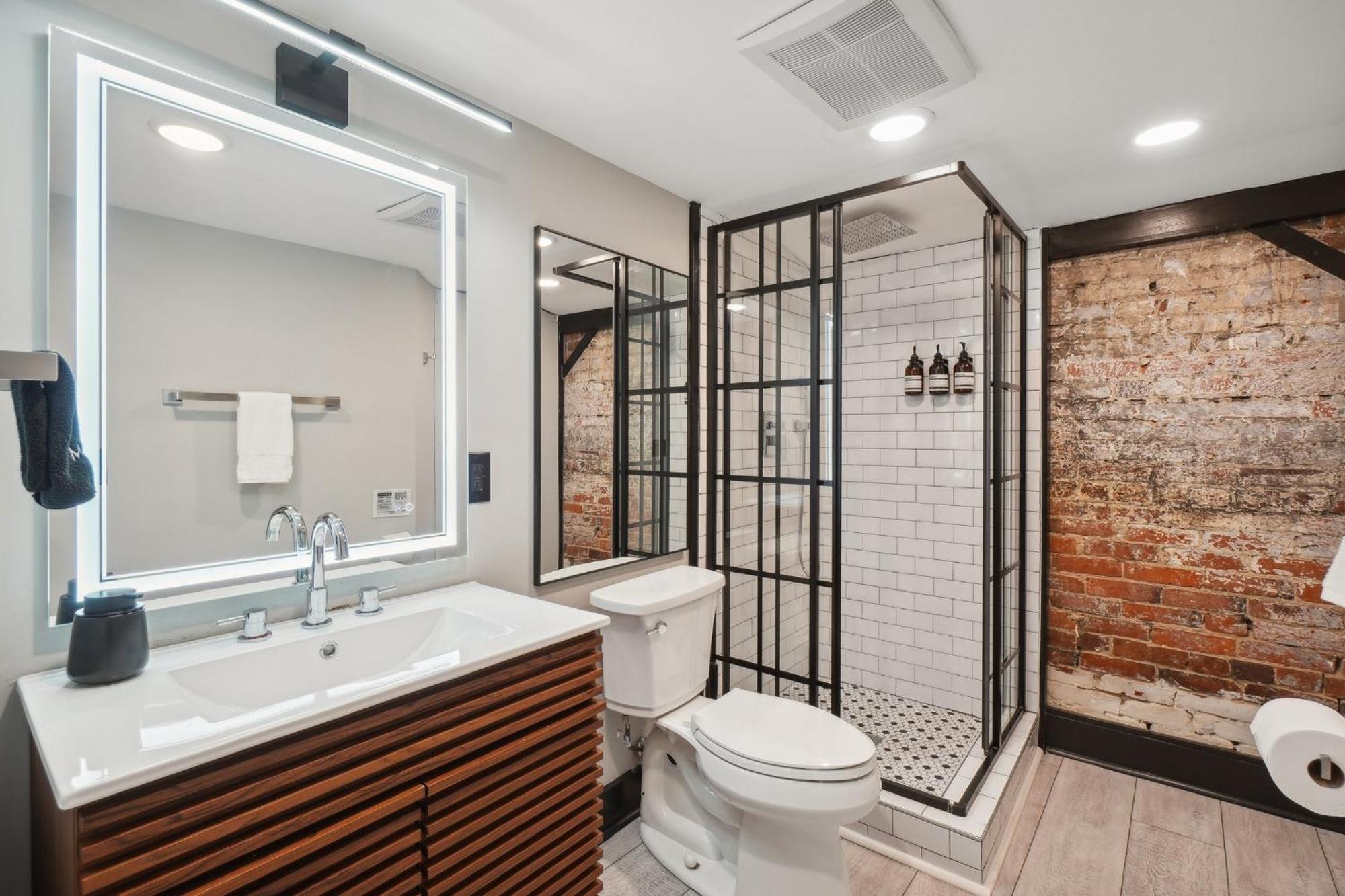 Spacious, Historic Logan Circle Rowhouse Washington