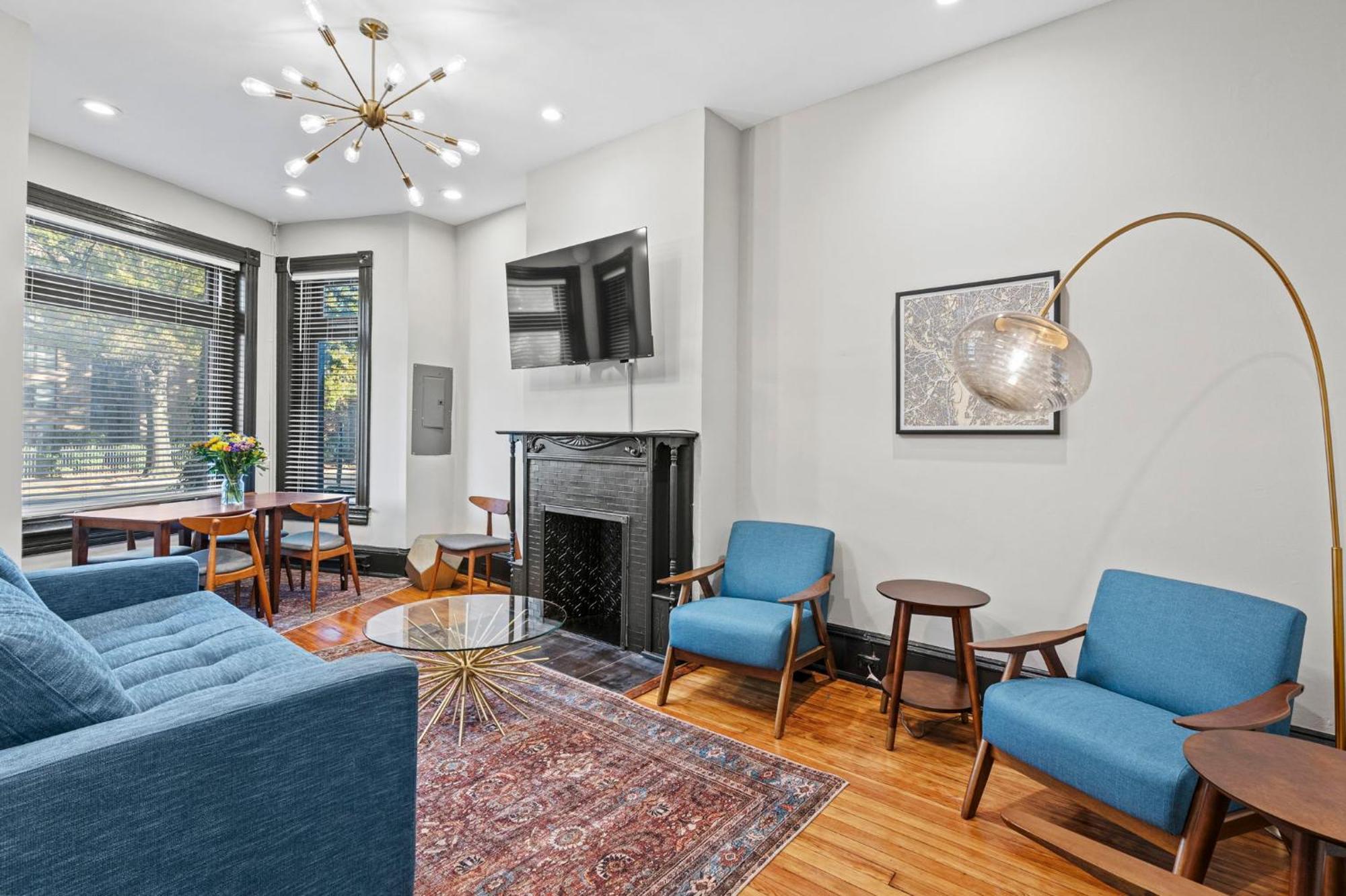 Spacious, Historic Logan Circle Rowhouse Apartment