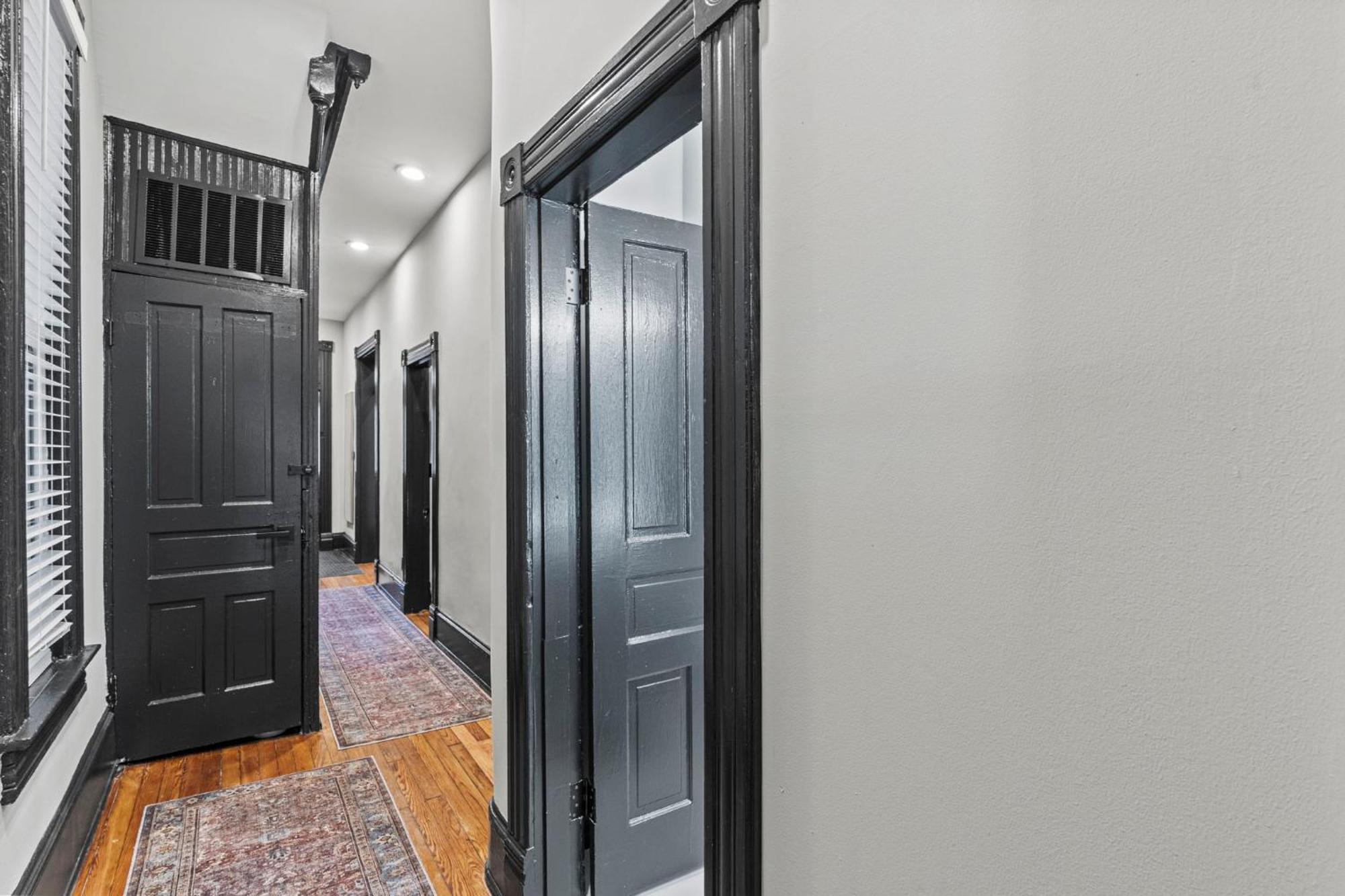 Apartment Spacious, Historic Logan Circle Rowhouse Washington