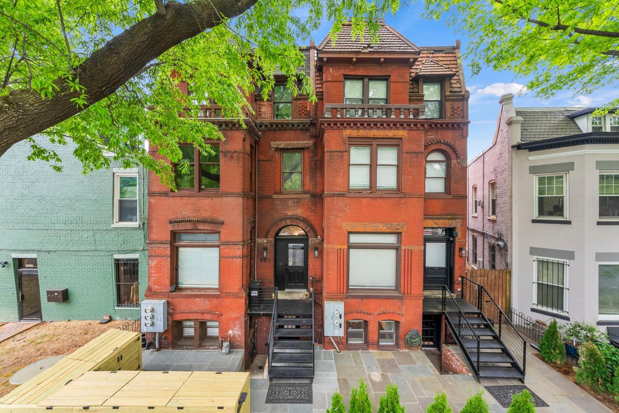 Spacious, Historic Logan Circle Rowhouse *