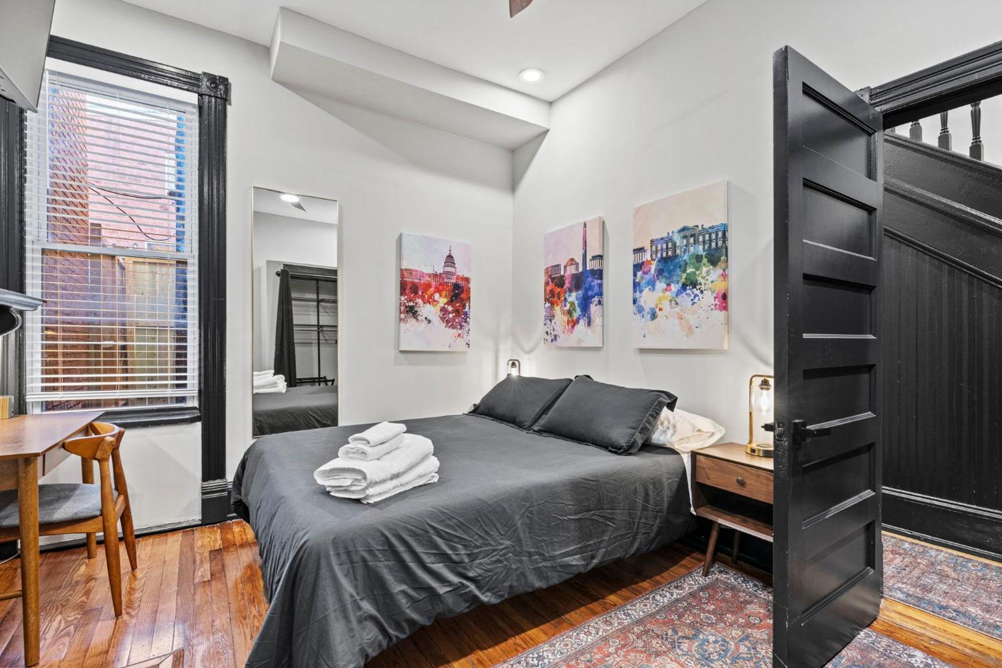 Apartment Spacious, Historic Logan Circle Rowhouse *