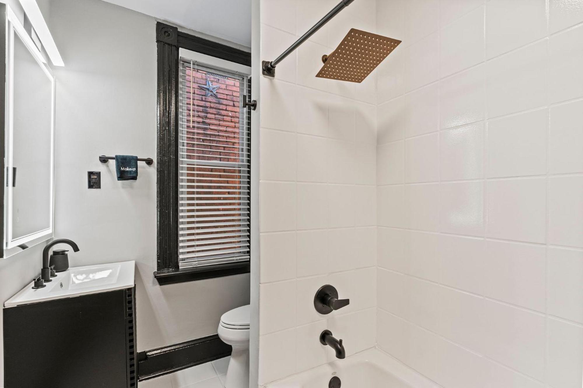 Spacious, Historic Logan Circle Rowhouse * Washington