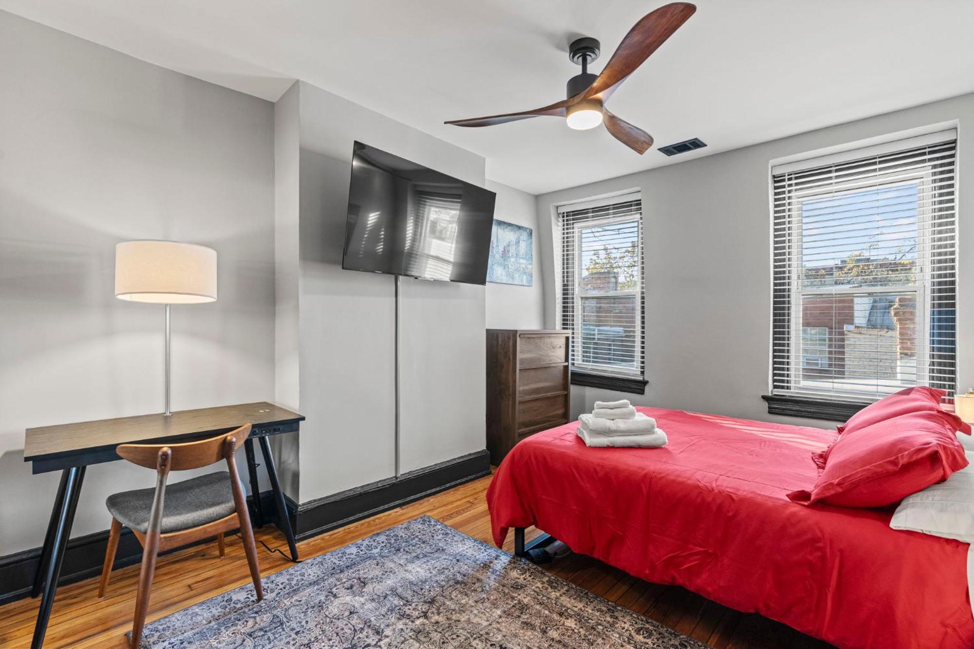 Apartment Spacious, Historic Logan Circle Rowhouse Washington