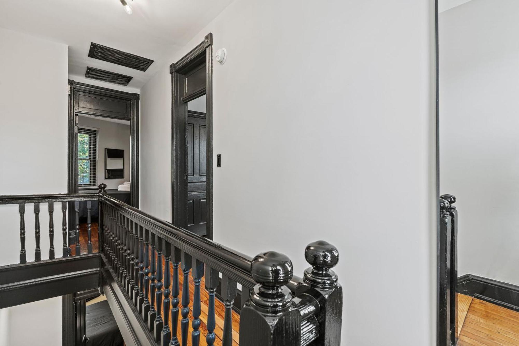 Spacious, Historic Logan Circle Rowhouse * Washington