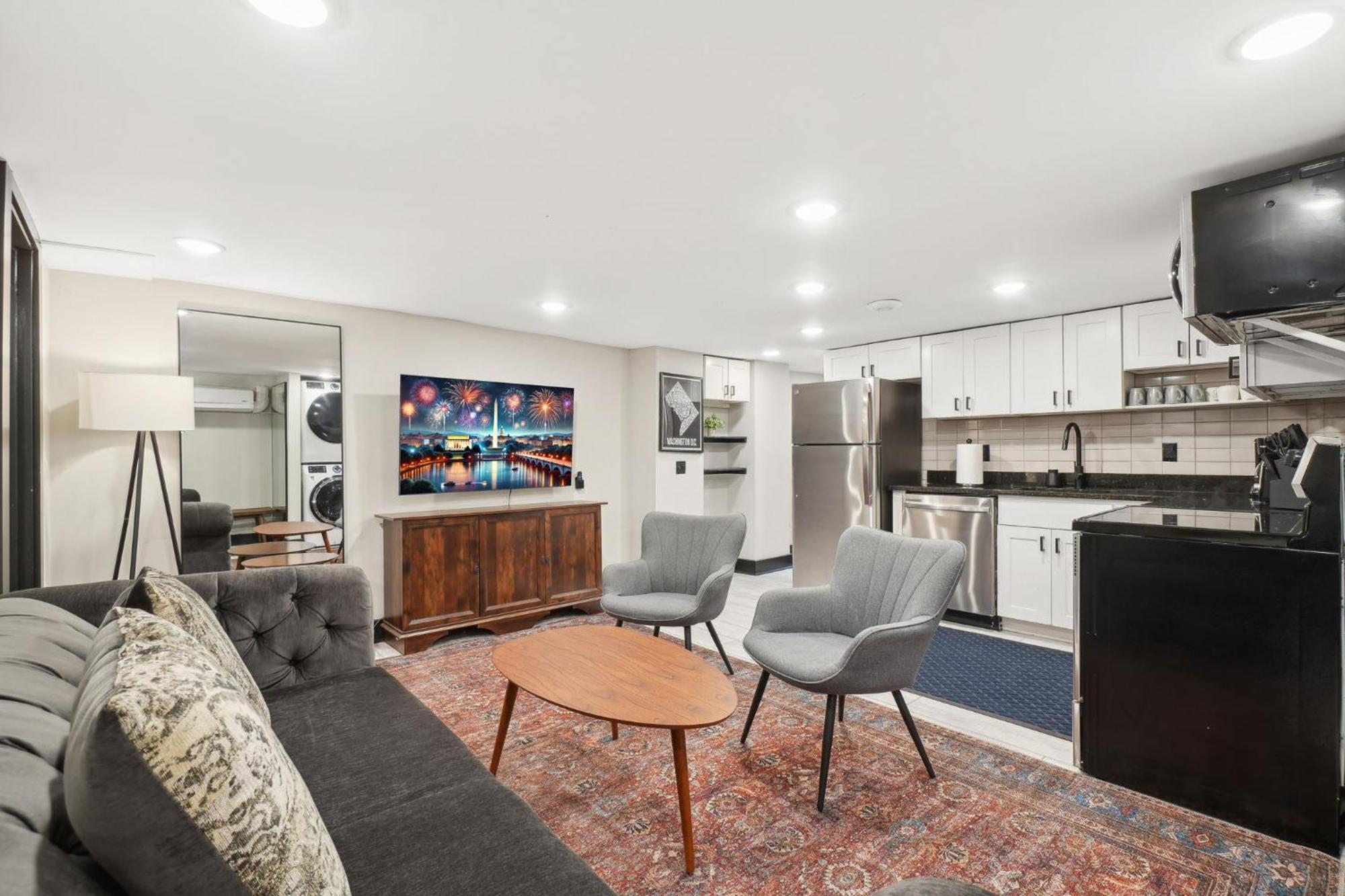 Spacious, Historic Logan Circle Rowhouse Washington