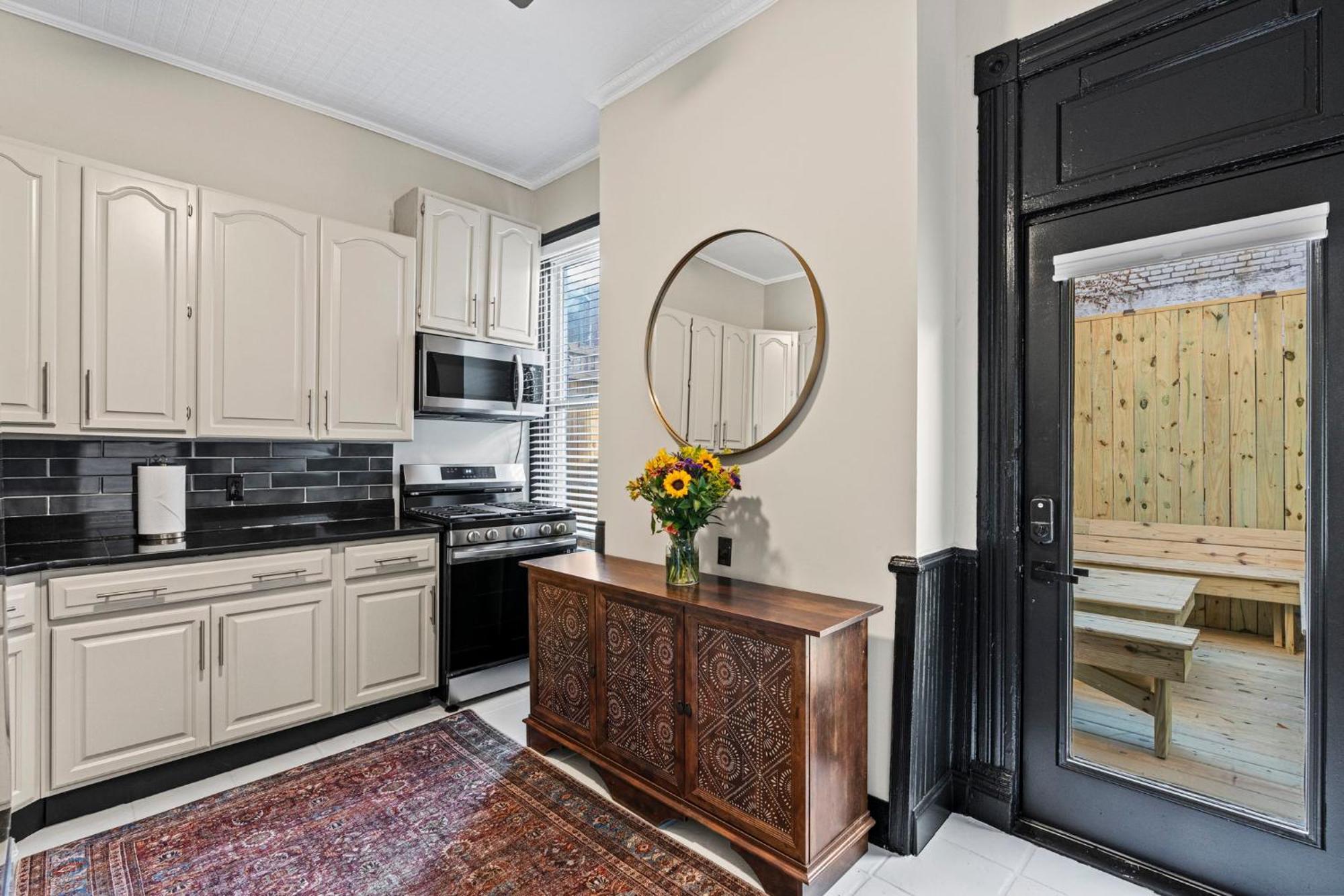 Spacious, Historic Logan Circle Rowhouse * Washington