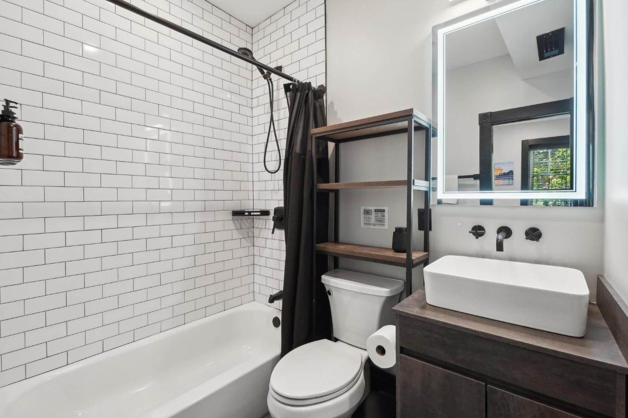 Spacious, Historic Logan Circle Rowhouse *