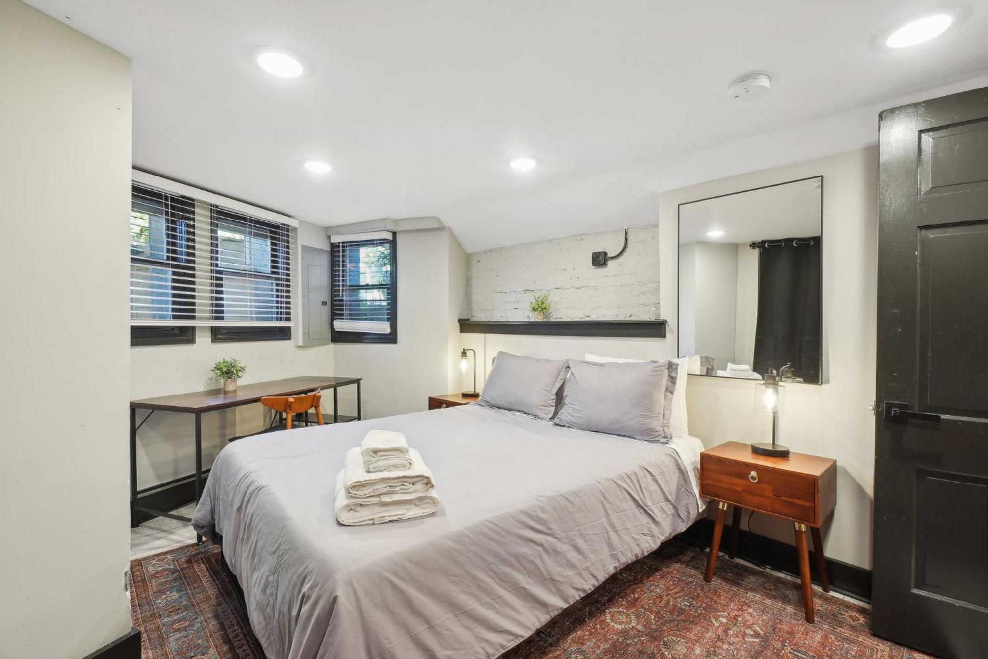 Spacious, Historic Logan Circle Rowhouse Washington