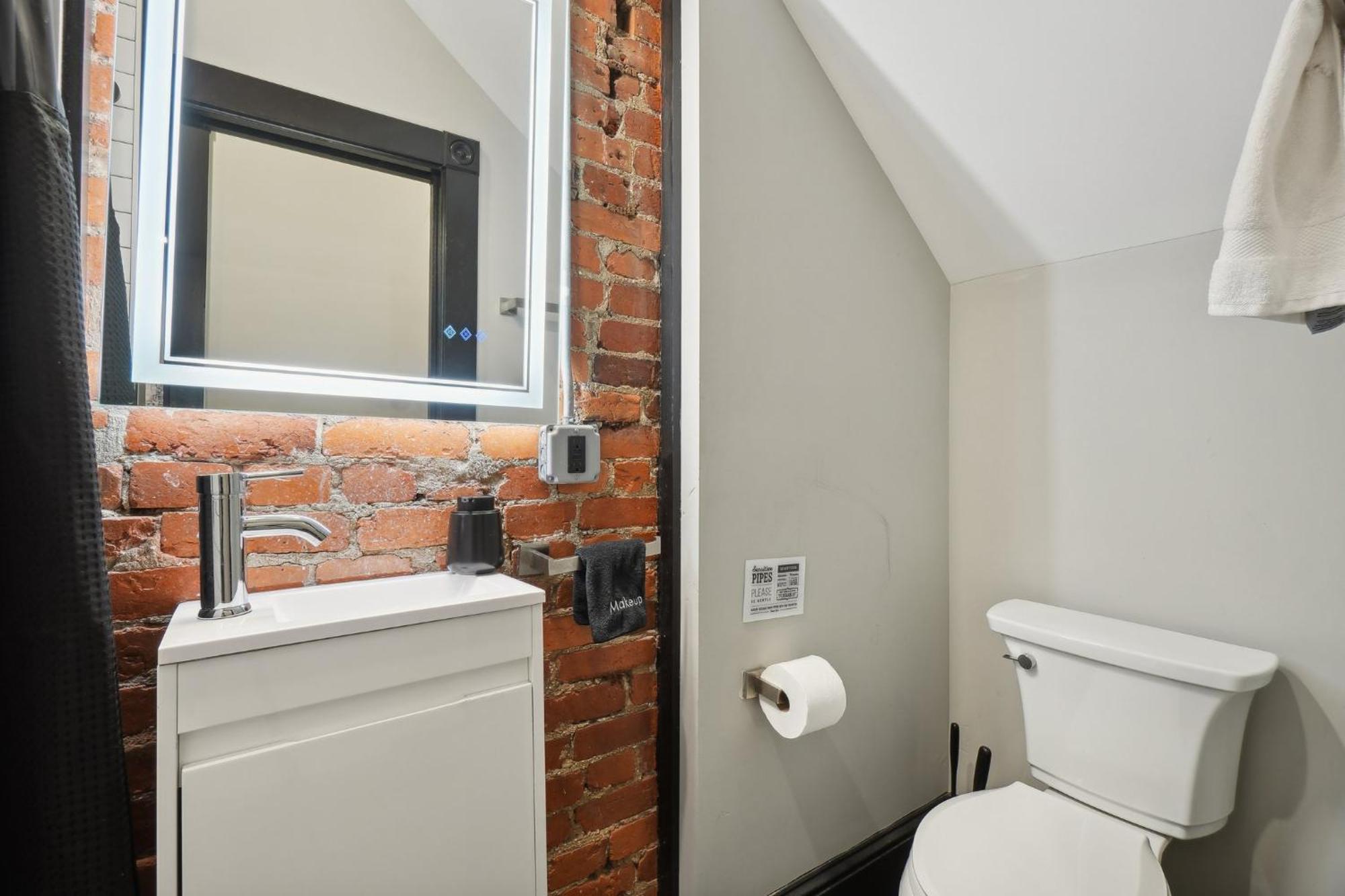 Spacious, Historic Logan Circle Rowhouse