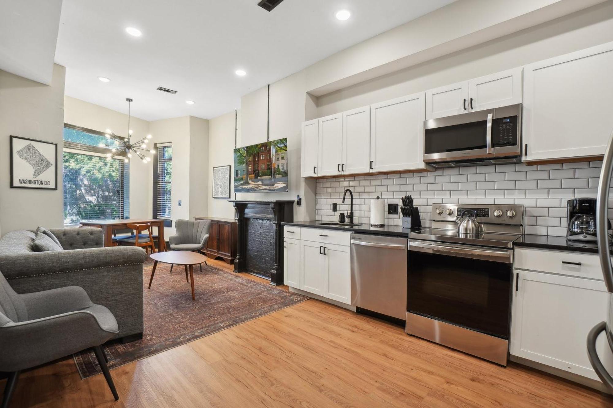 Apartment Spacious, Historic Logan Circle Rowhouse