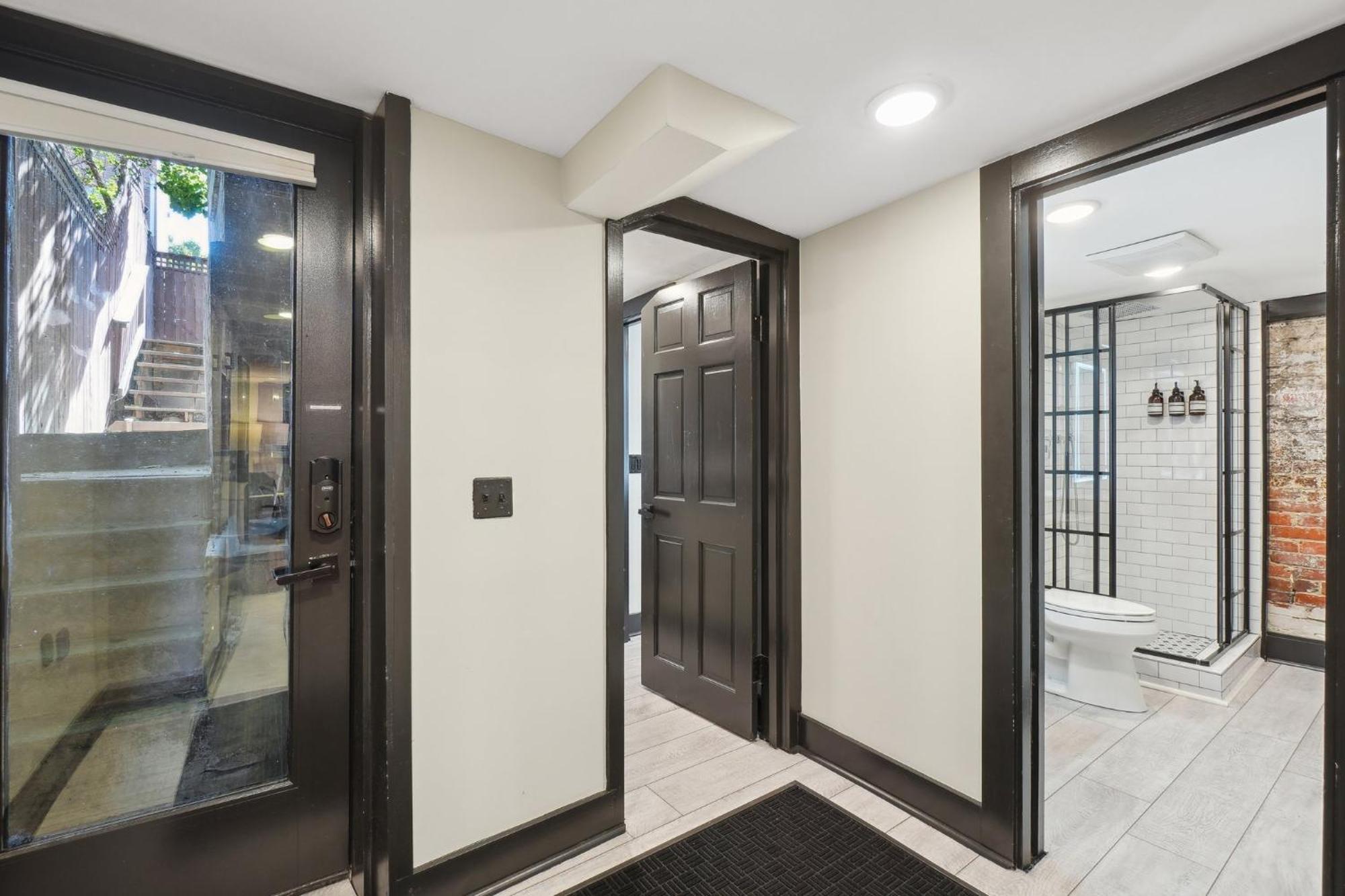 Spacious, Historic Logan Circle Rowhouse *