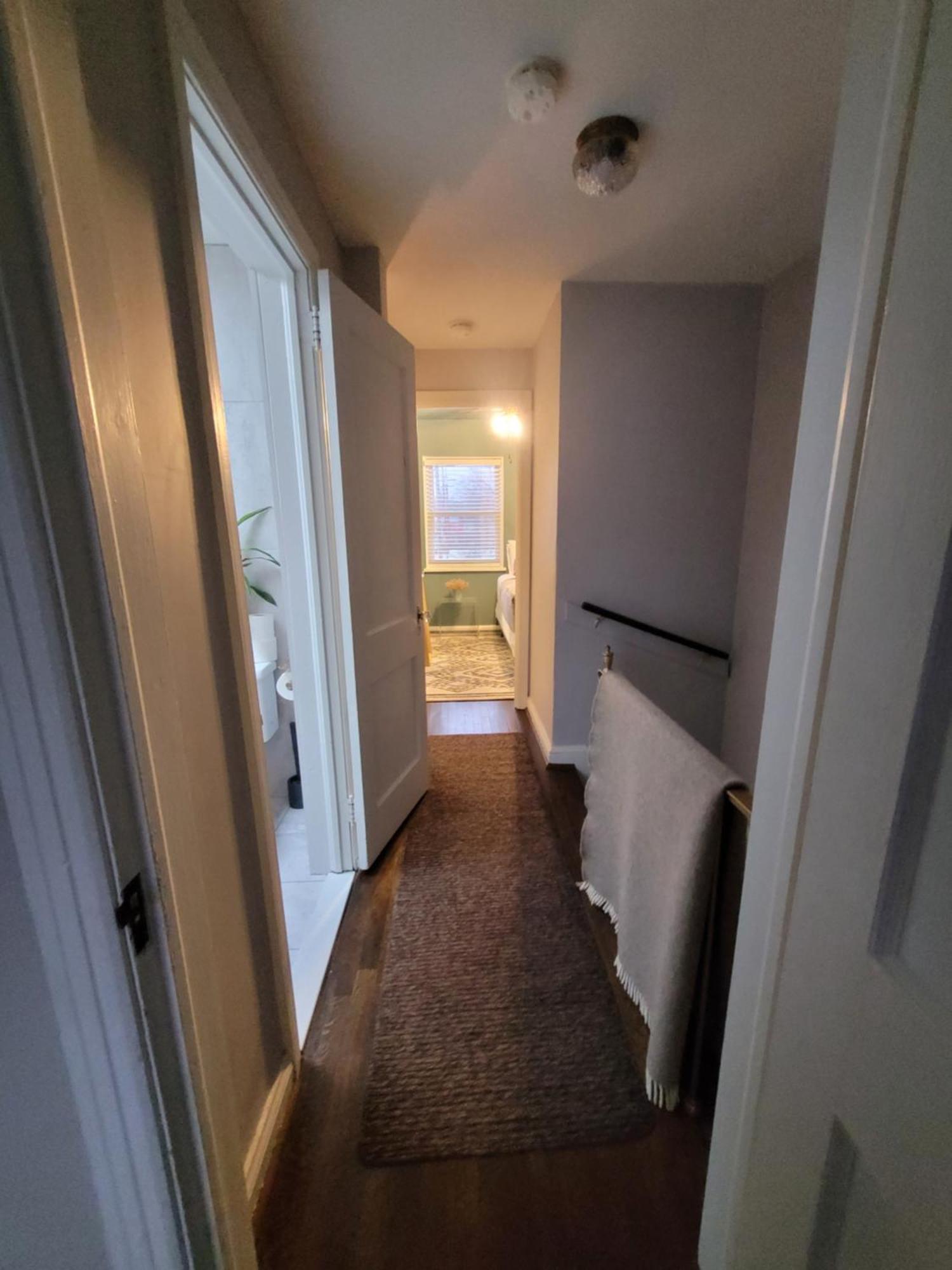 Capitol Hill Adj With Parking And Easy Access To Downtown Holiday home