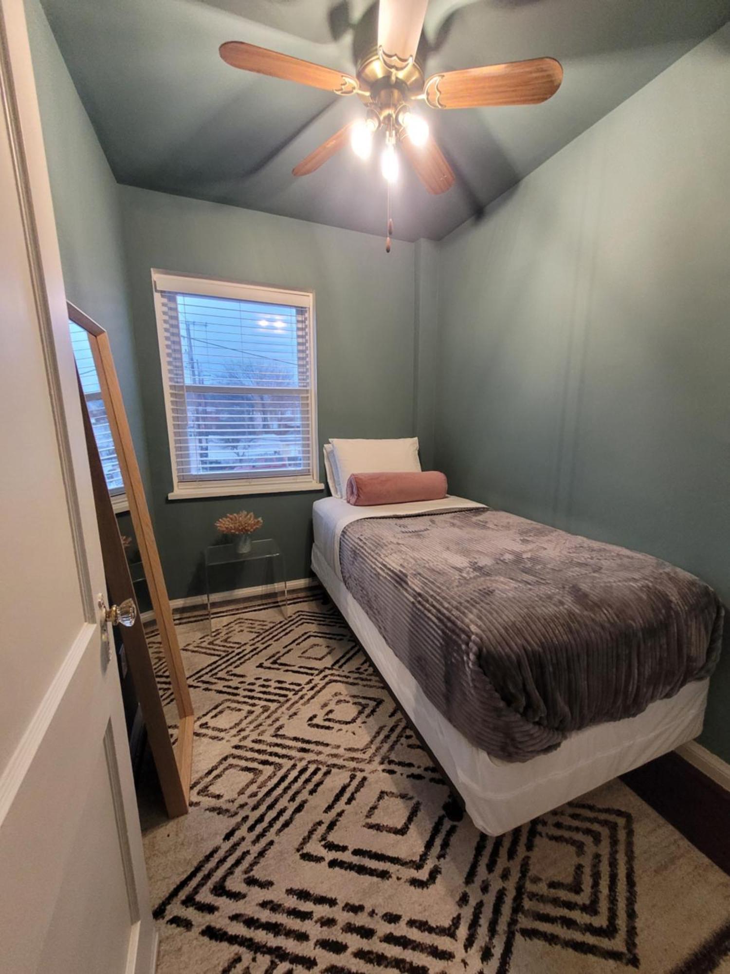 Holiday home Capitol Hill Adj With Parking And Easy Access To Downtown