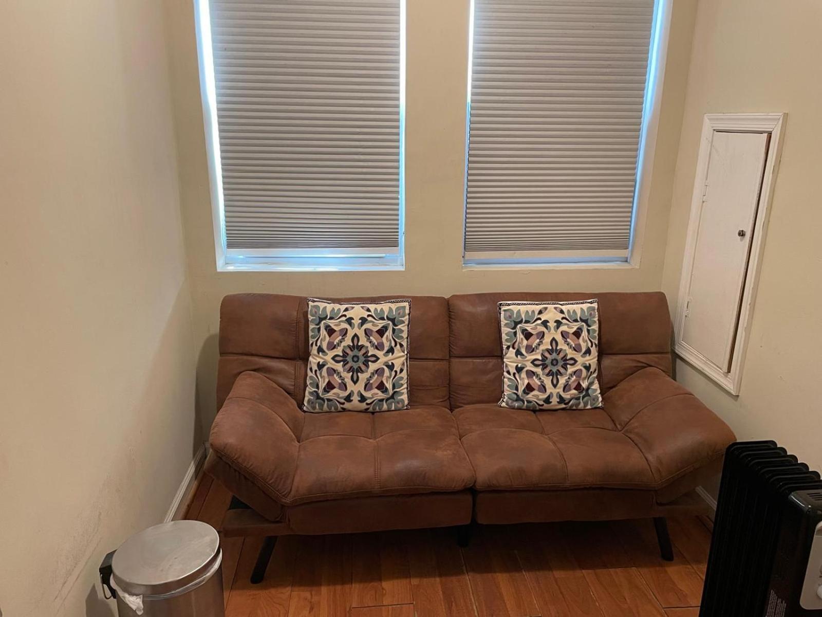 Economical In Center Dc Guest house