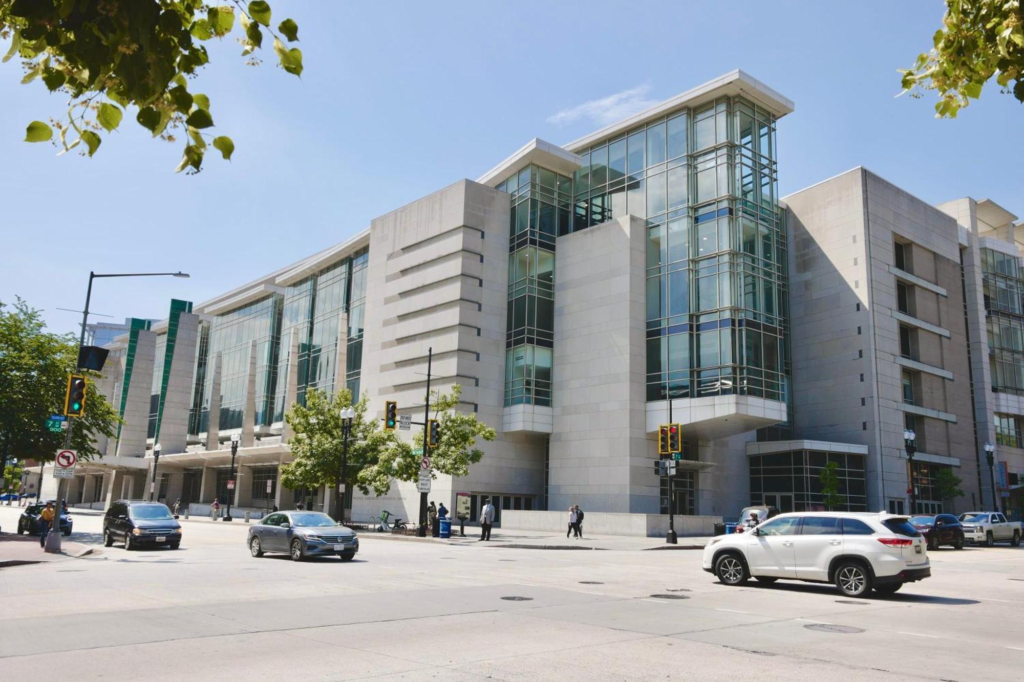 Apartment Downtown Dc Awaits With Parking Permit