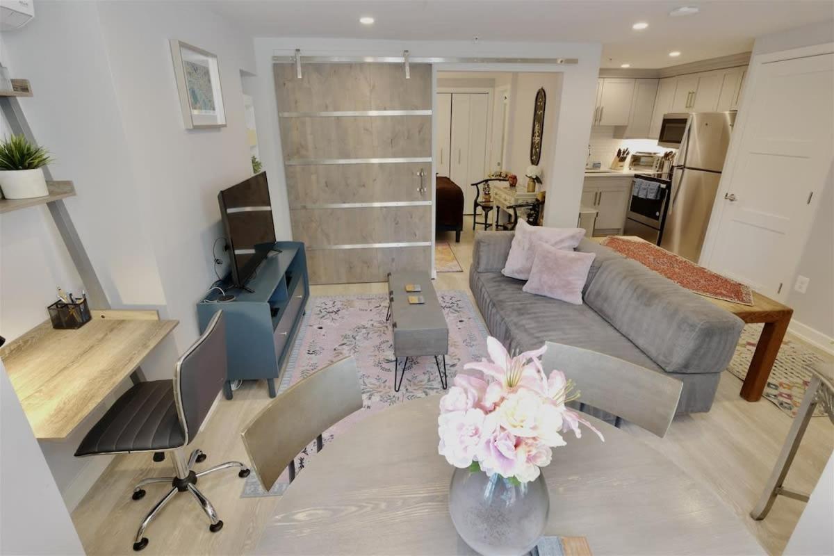 Apartment Downtown Dc Awaits With Parking Permit *