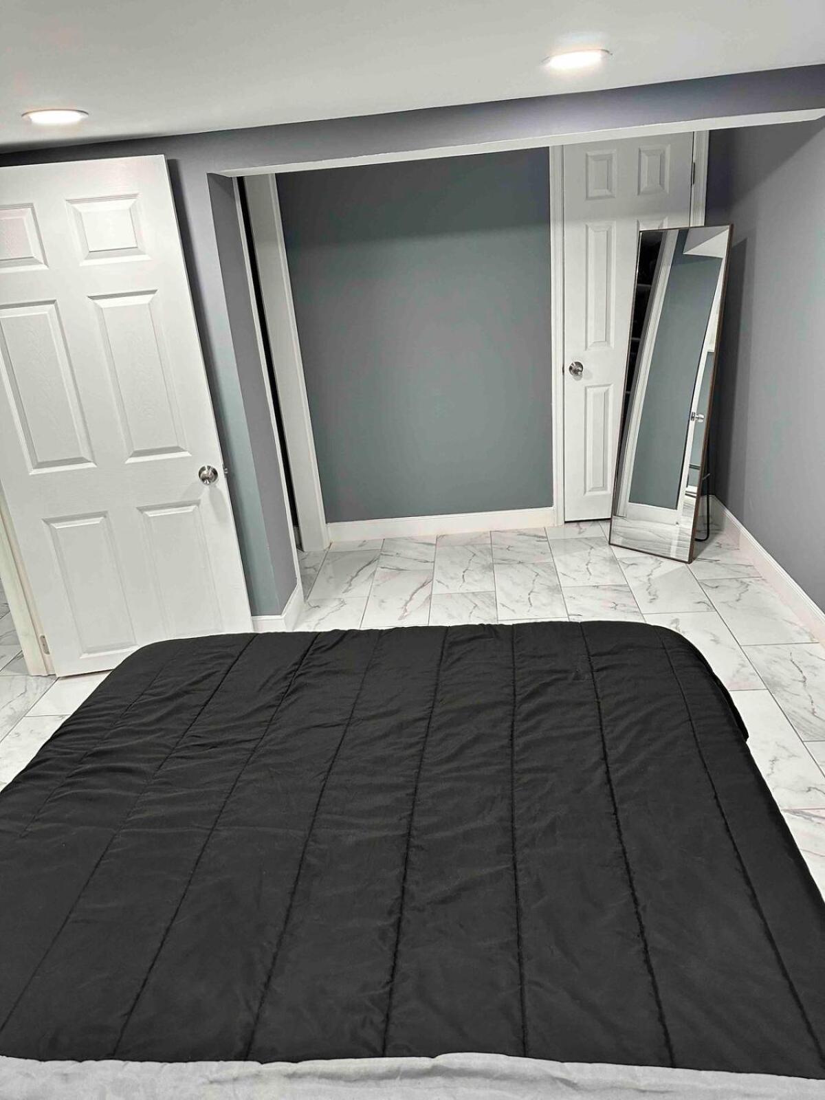 Lovely Basement 1-bedroom With Free Parking Apartment Washington