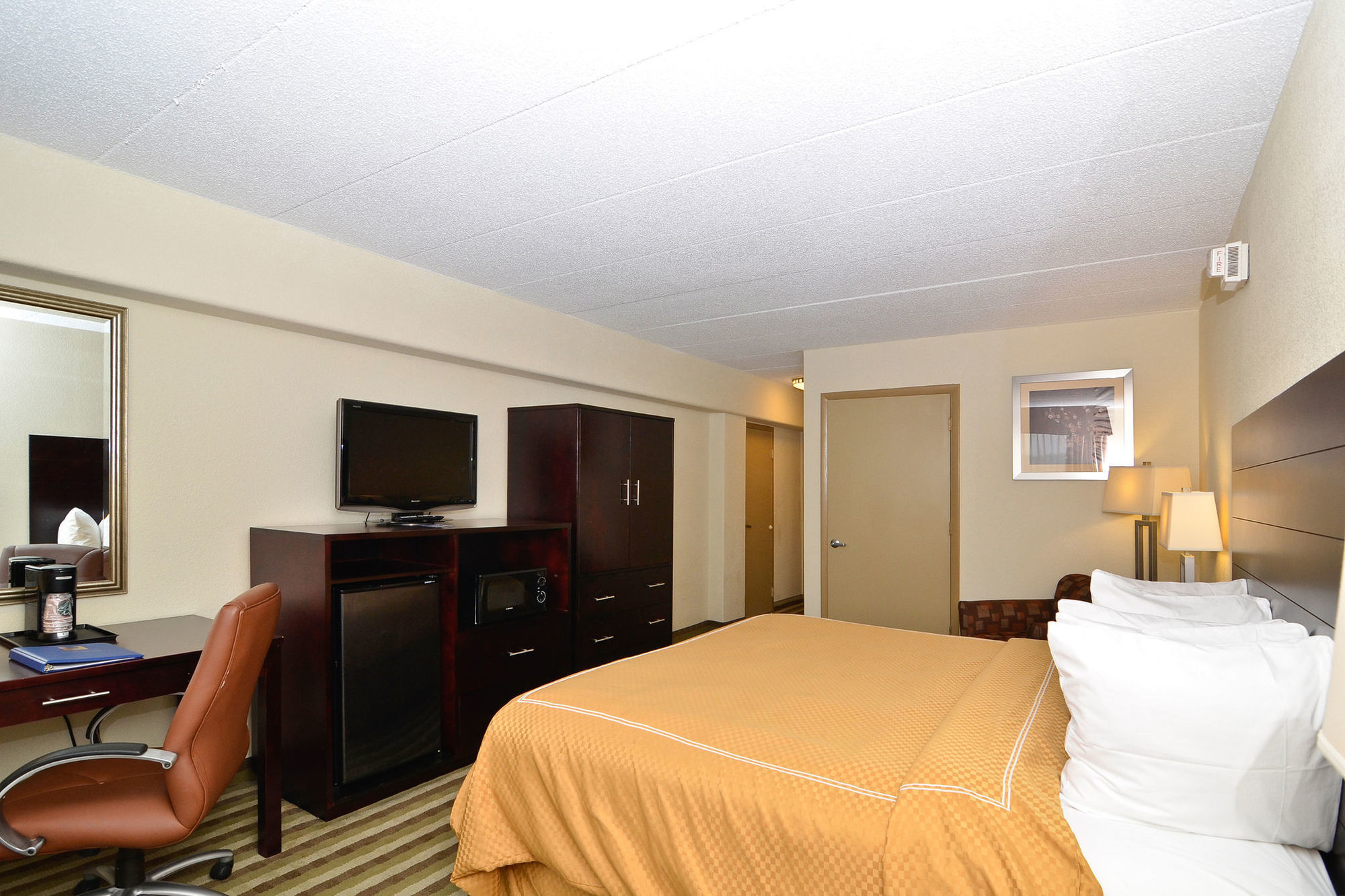 La Quinta & By La Quinta & By Wyndham Dc Noma Hotel Washington