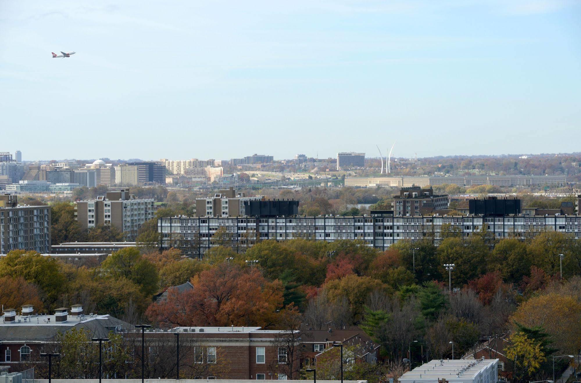 Hampton & Washington, D.c. - Navy Yard 3*