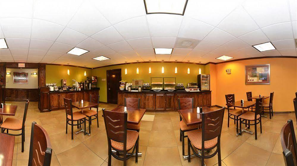 La Quinta & By La Quinta & By Wyndham Dc Noma