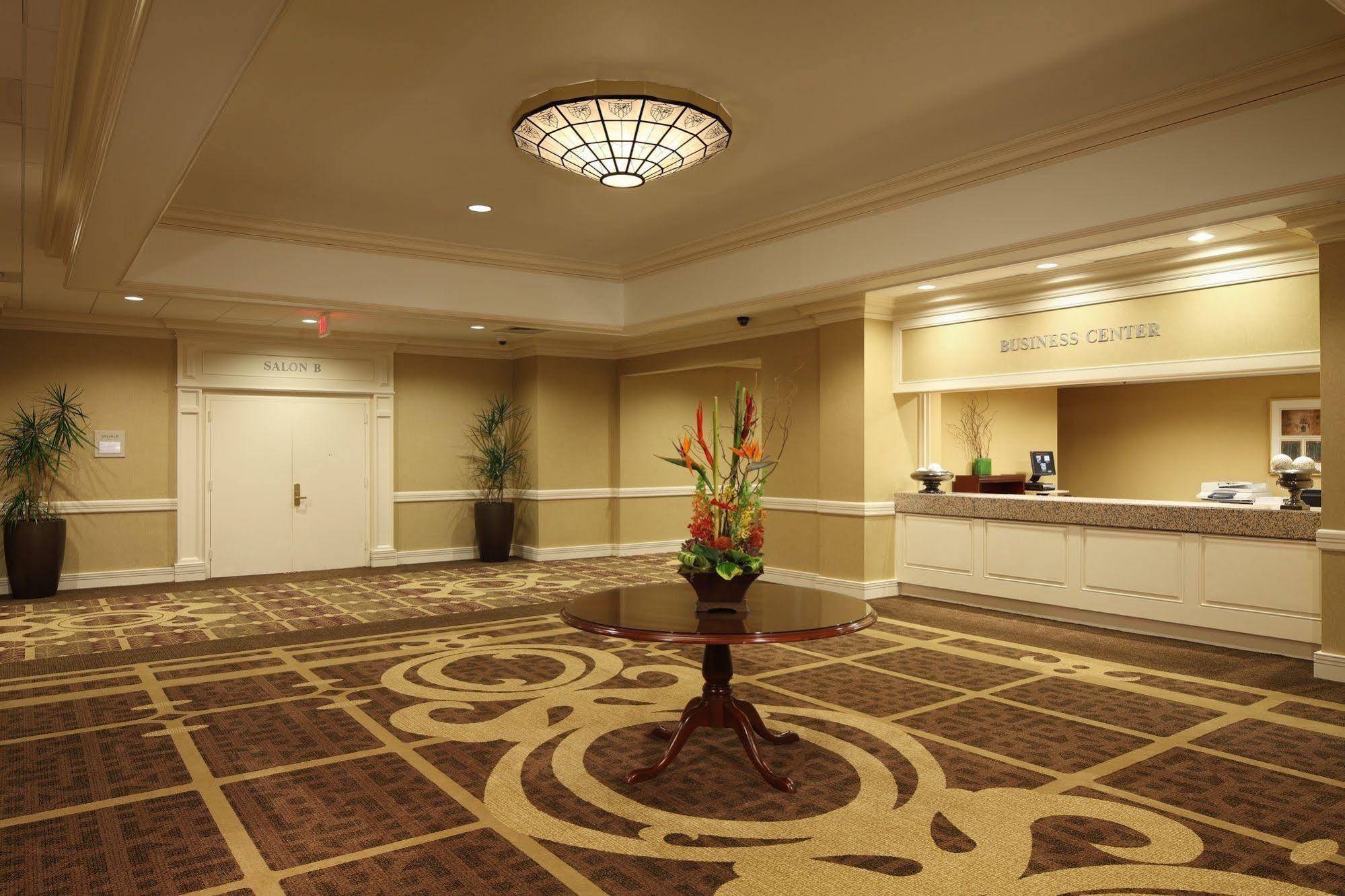 Hotel Georgetown University And Conference Center 3*