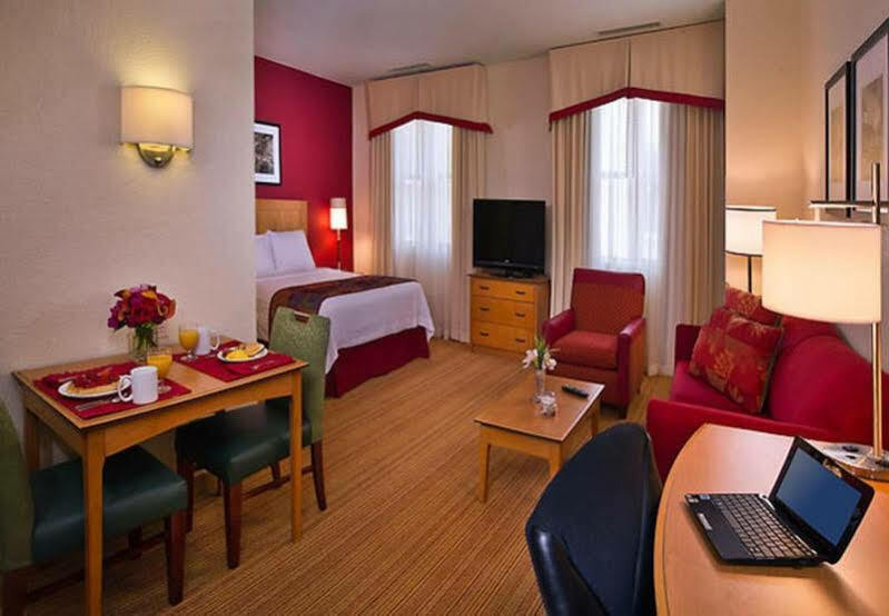 Hotel By Marriott Washington, Dc National Mall