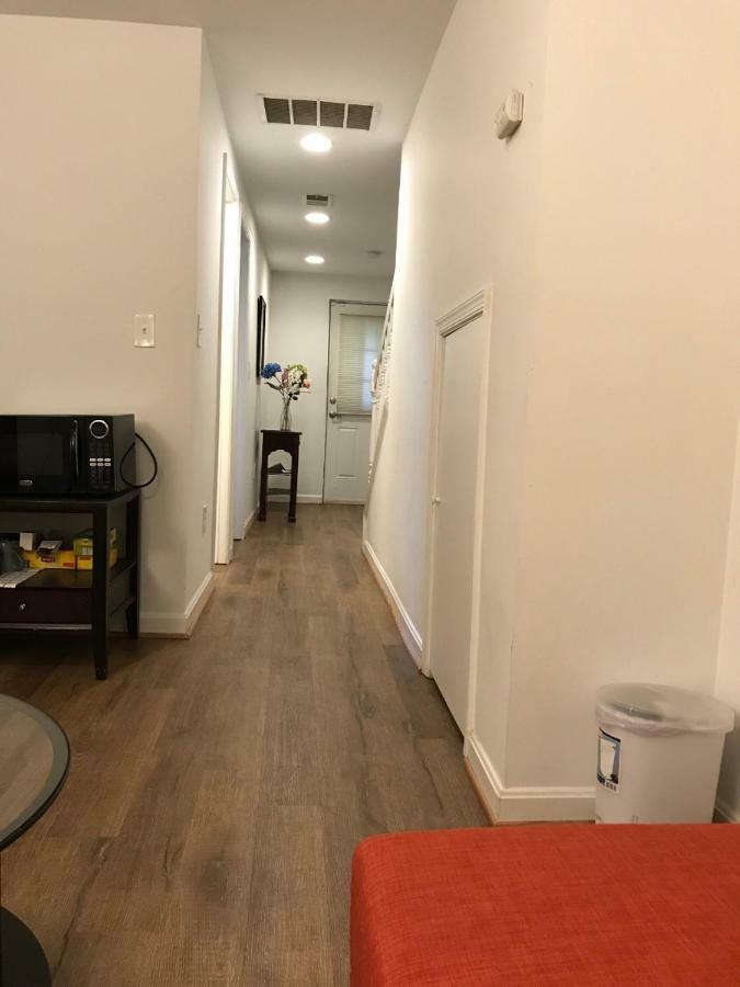 Apartment Steps To Convention Center, Downtown Dc, Metro Station: Private