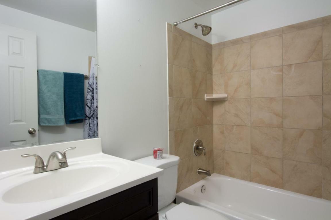 Apartment Steps To Convention Center, Downtown Dc, Metro Station: Private