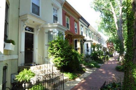 Big Bright 1 Bedroom At U/shaw + 14th On Quaint Swann
