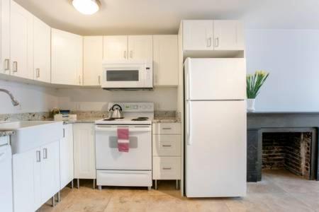 Big Bright 1 Bedroom At U/shaw + 14th On Quaint Swann *