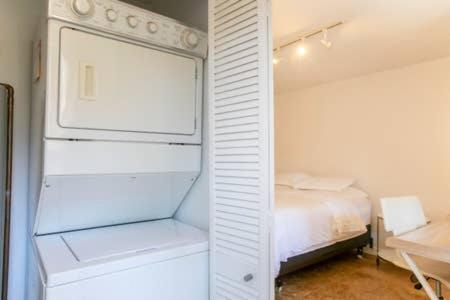 Apartment Big Bright 1 Bedroom At U/shaw + 14th On Quaint Swann *