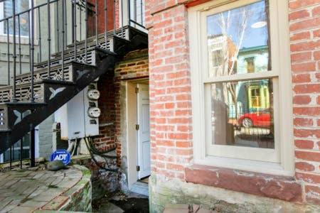 Apartment Big Bright 1 Bedroom At U/shaw + 14th On Quaint Swann