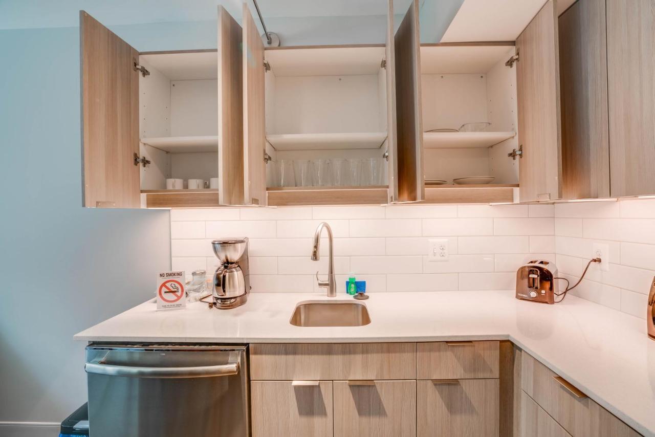 Kalorama Heights Apartment *