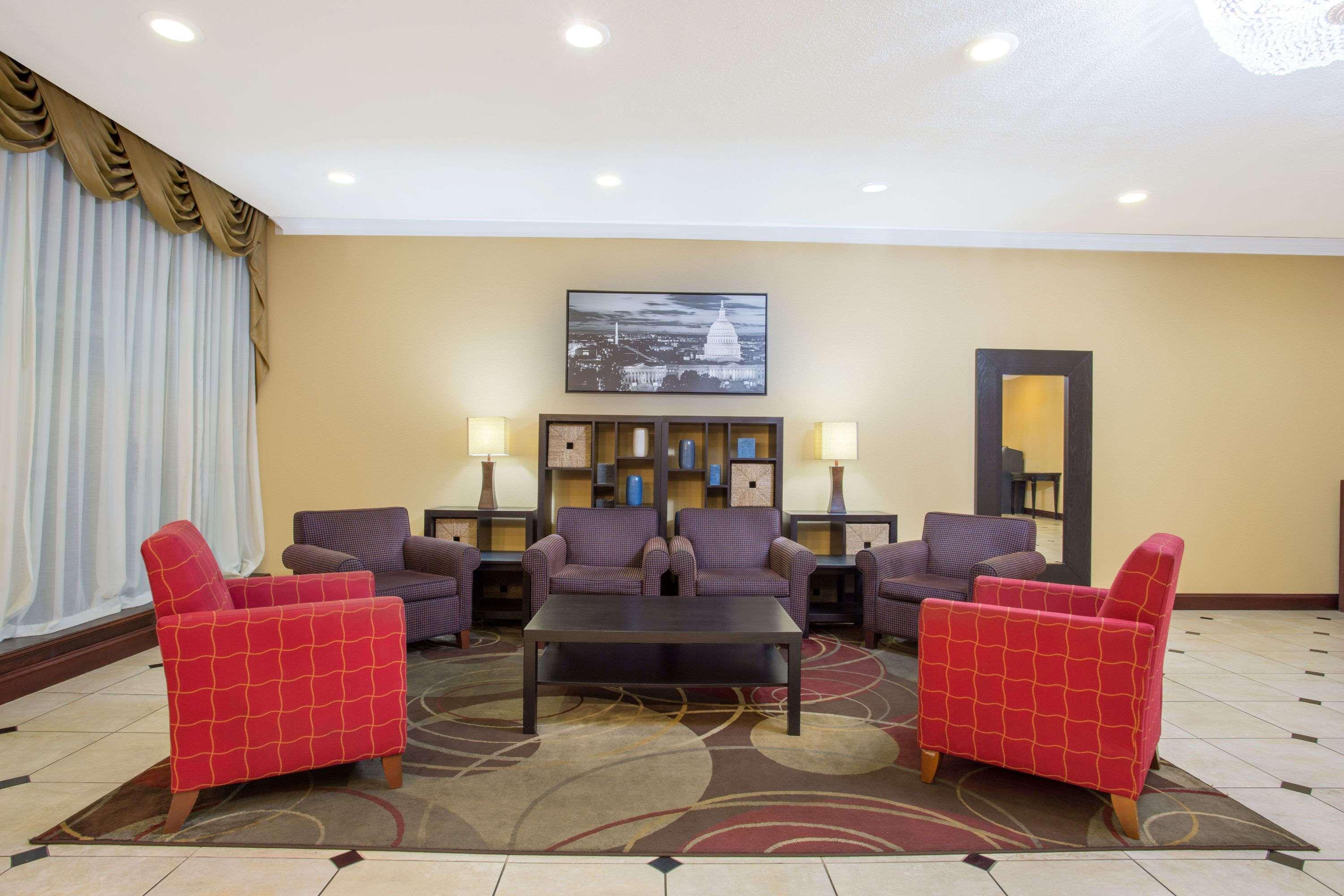 Hotel Days By Wyndham Dc/gateway Washington