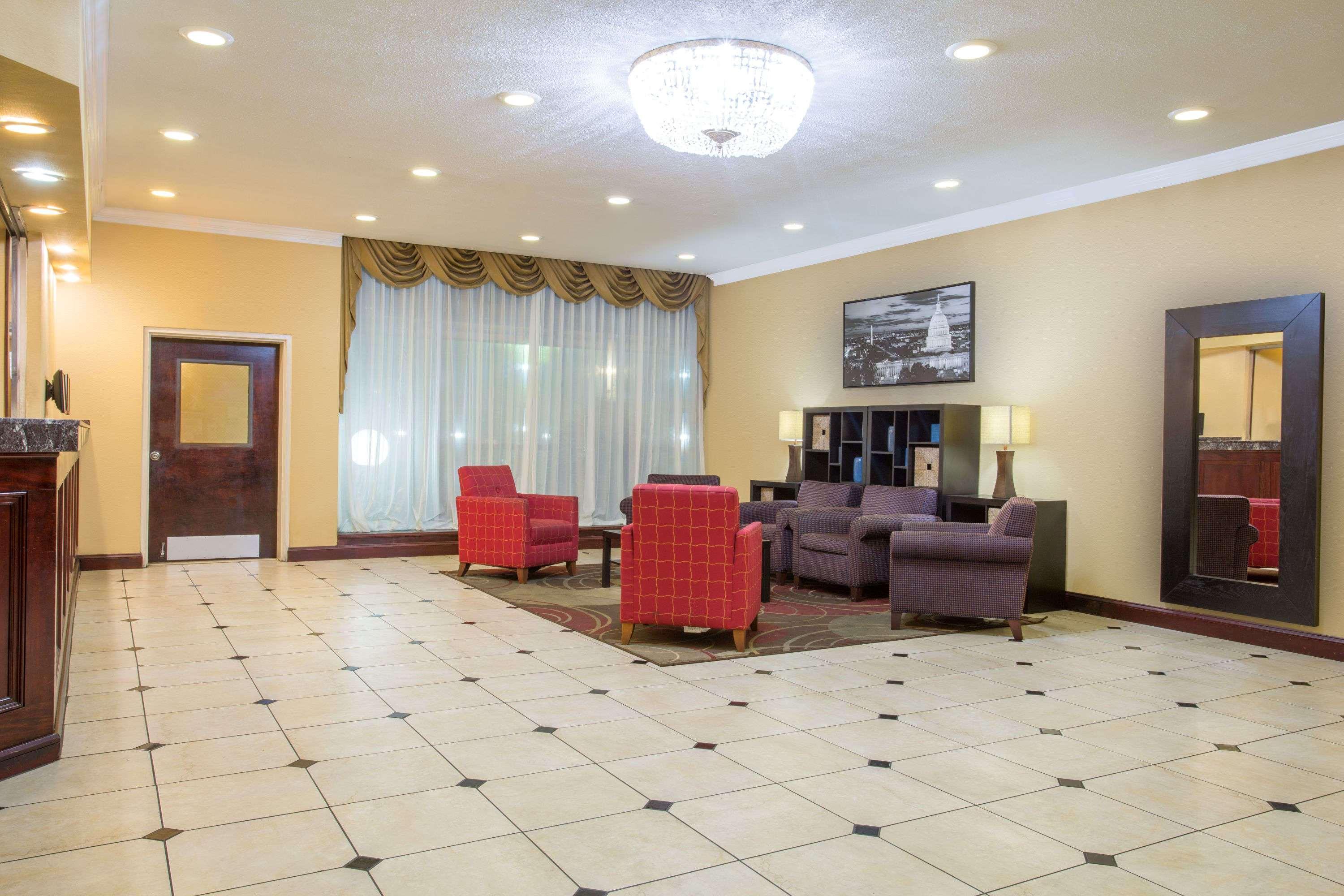 Hotel Days By Wyndham Dc/gateway Washington