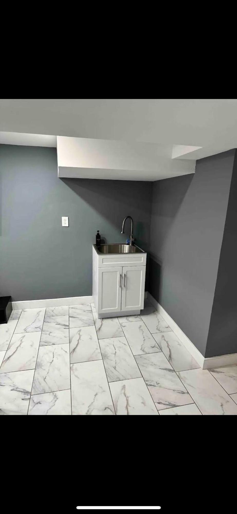 Apartment Lovely Basement 1-bedroom With Free Parking